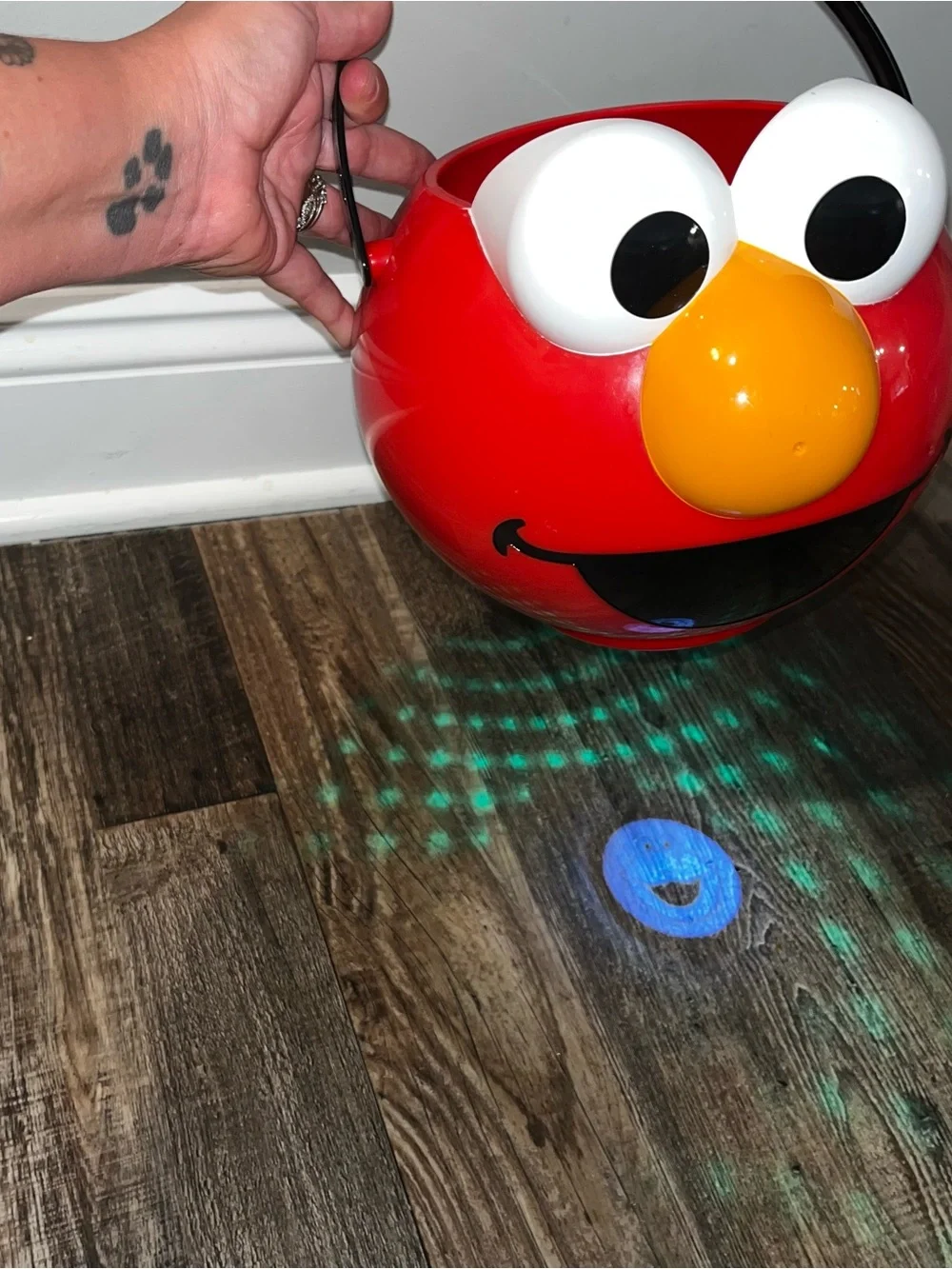 Rare 2018 Busch Gardens Williamsburg Exclusive Elmo Light-Up Halloween Bucket